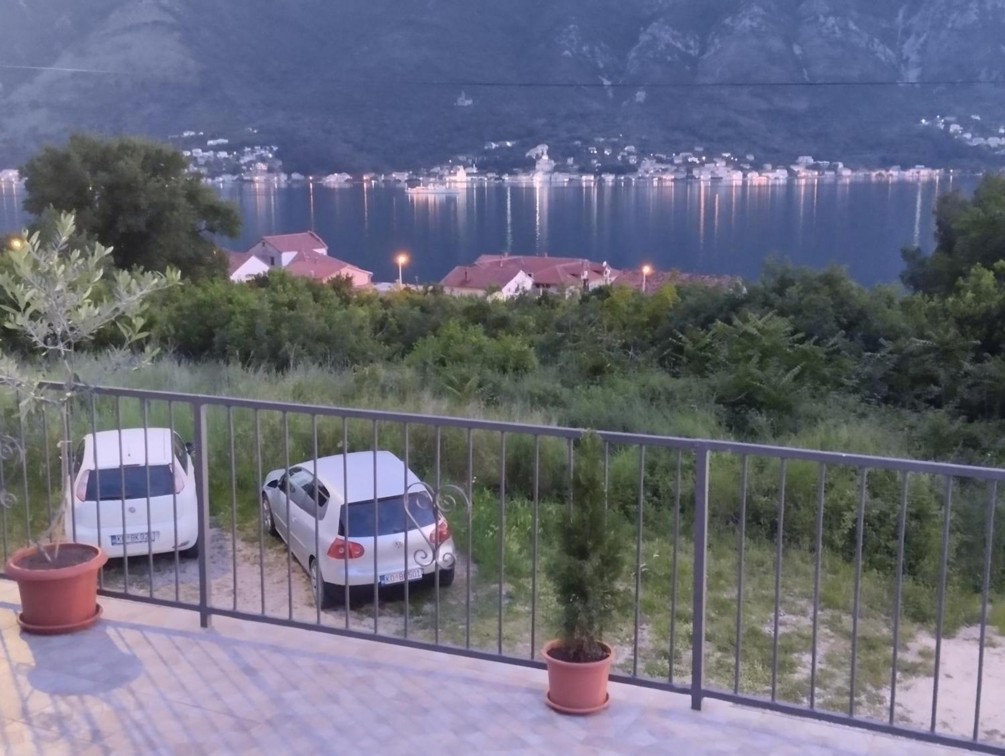 Apartment Deki studio Kotor Buitenkant foto